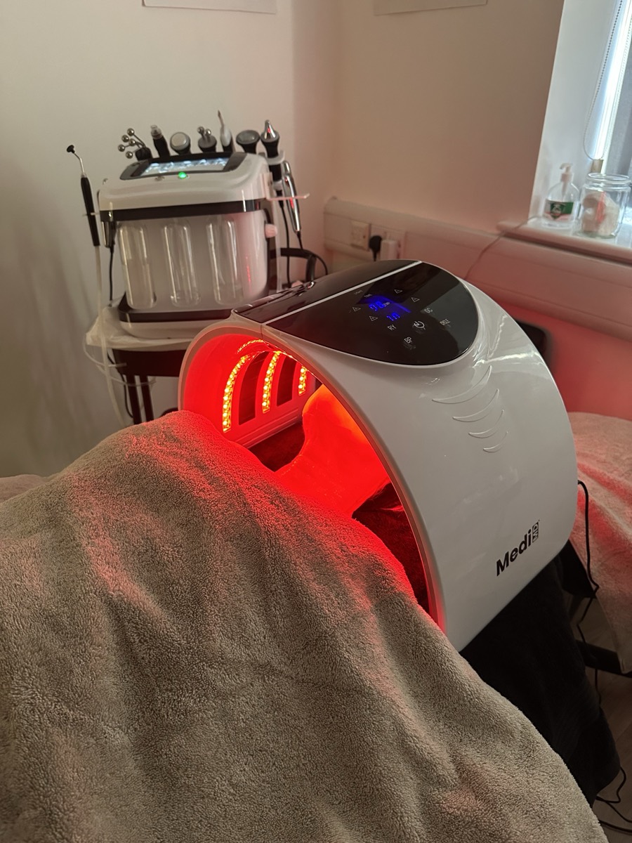 HydroMED 9-in-1 facial device with LED therapy